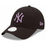 New York Yankees League Essential Womens Black 9FORTY Adjustable Cap 9FORTY Black 60240300