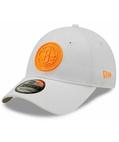 Brooklyn Nets Neon Logo Stone 9FORTY Cap 9FORTY Colour: Cream 60240459